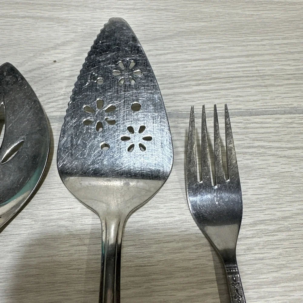 Stainless‎ Steel Flatware (Set of 4) Assorted Manufacturers Vintage